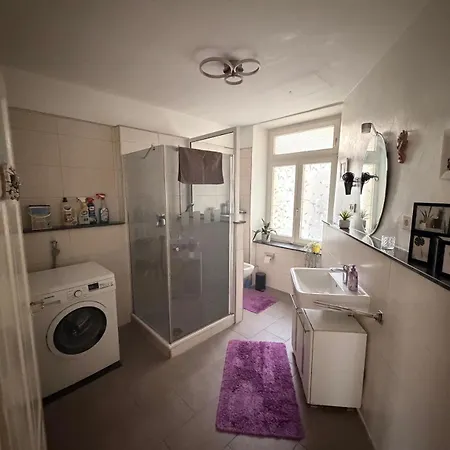 Appartement Kueche & Bad Gemeinsam *