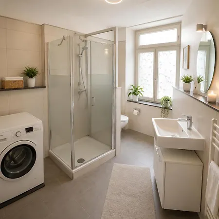 Appartement Kueche & Bad Gemeinsam *